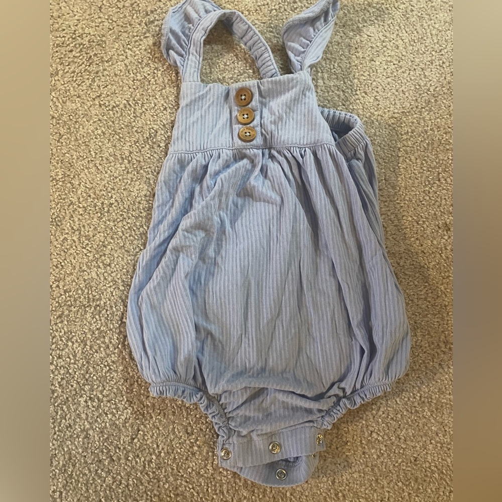 Posh Peanut blue ruffle cap sleeved bubble romper. Size 6-12 months.